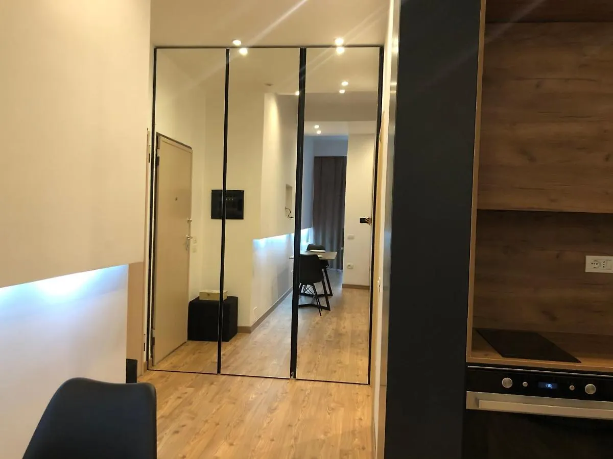 The Laurels - City Center Apartment ティラナ